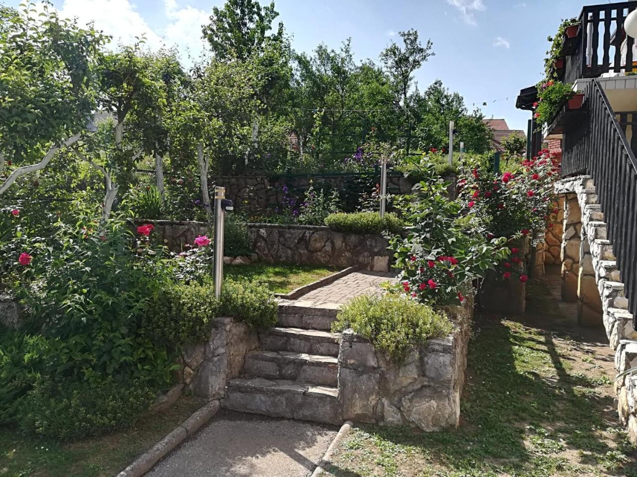 Apartment Bozic Vrbovsko Exteriör bild